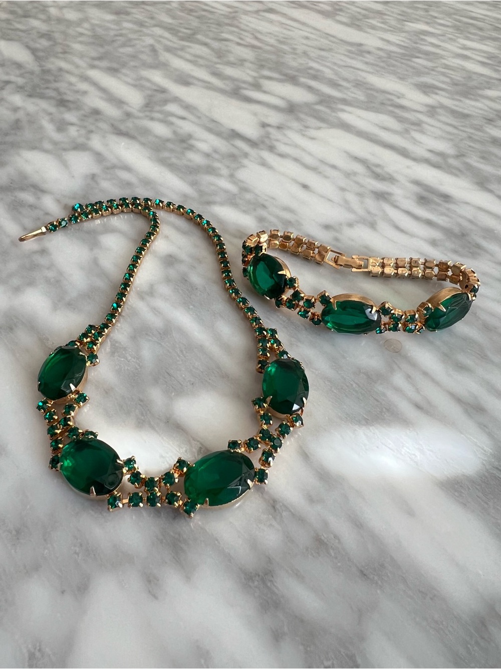 Vintage Emerald Green Glass Necklace and Bracelet Set